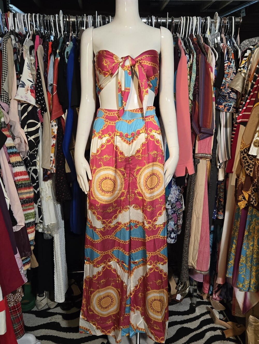 Pink & Gold Baroque Set - Picture 3 of 6